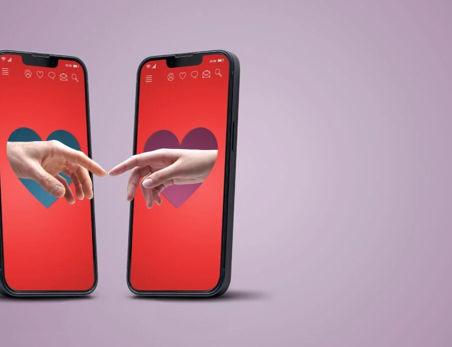 Zoosk vs Tinder: Which Dating Site is Better